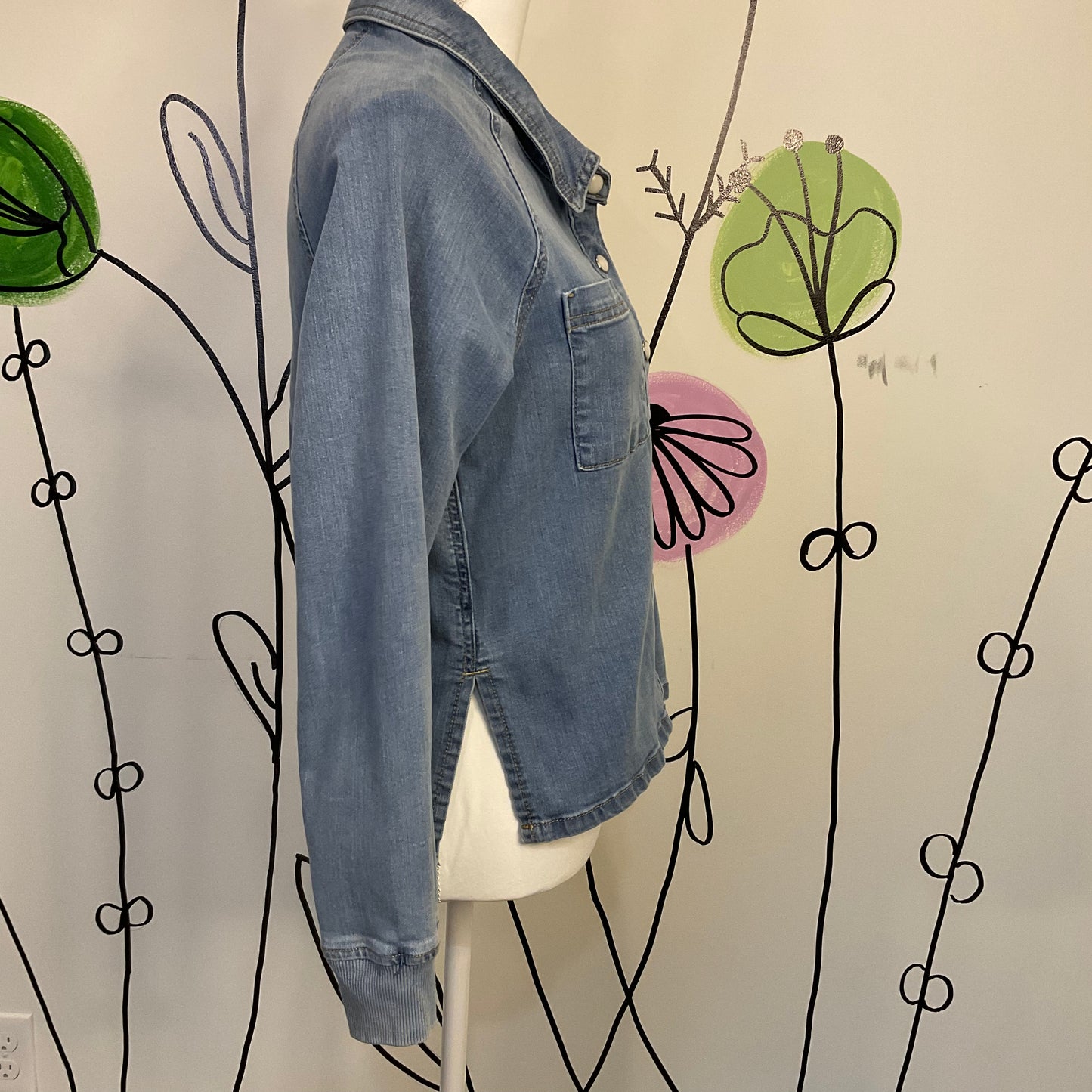 Snap button denim cropped shirt