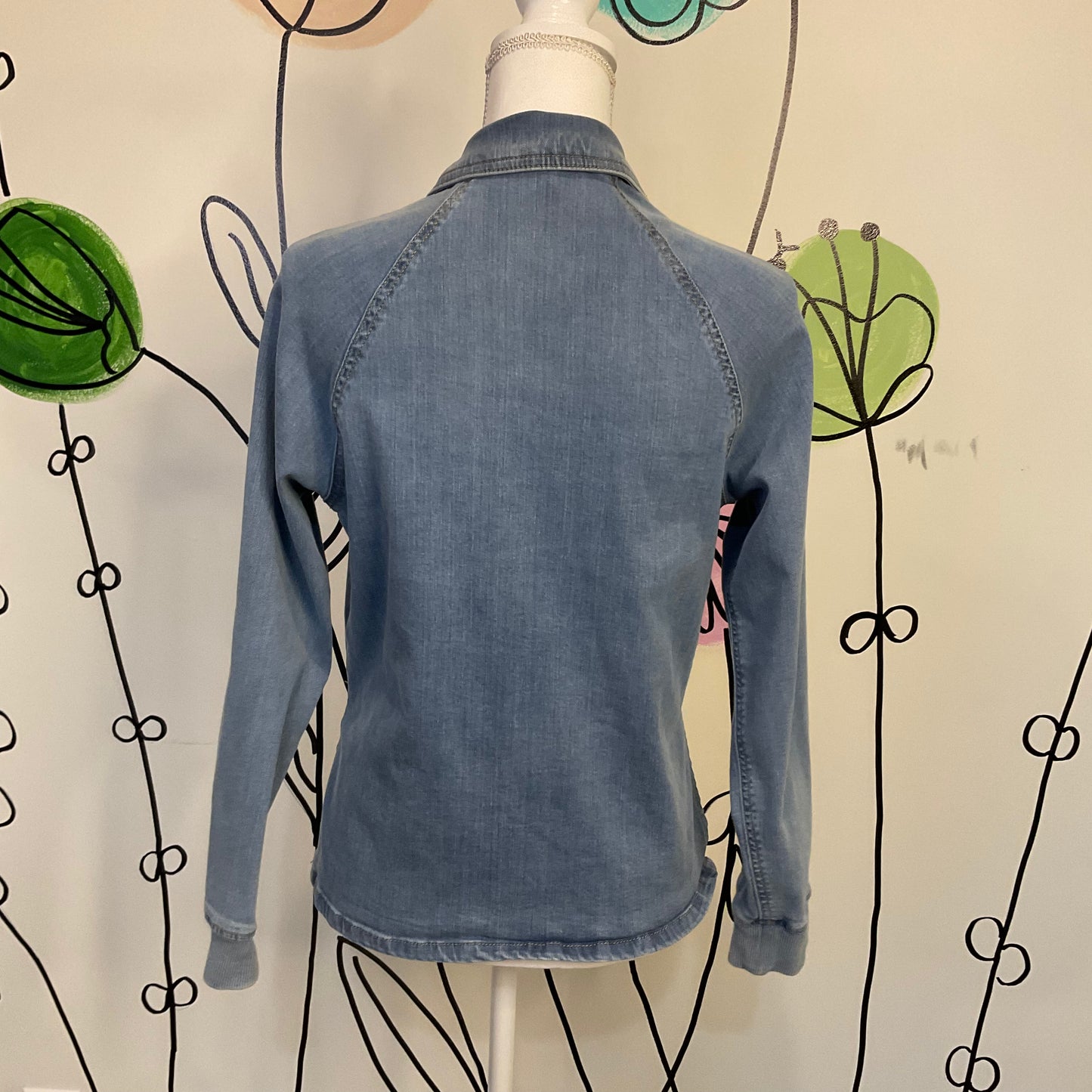 Snap button denim cropped shirt
